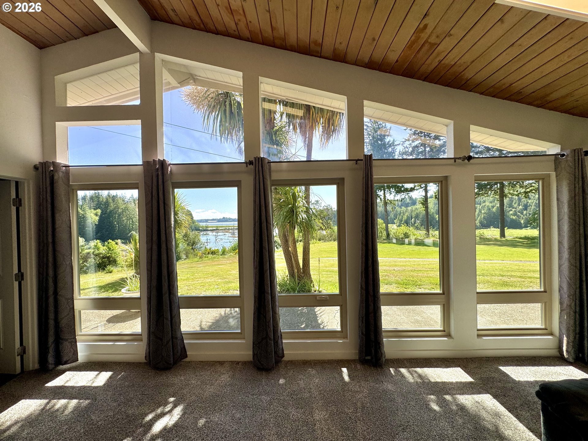 94475 Golf Course Lane North Bend, OR 97459 - Photo 11 of 47