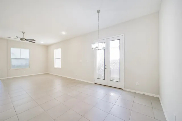 $1,940 | 10334 Solitaire Circle, Houston, TX 77070