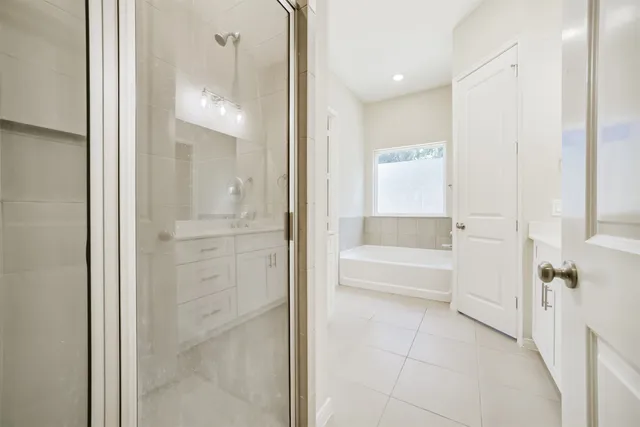 $1,940 | 10334 Solitaire Circle, Houston, TX 77070