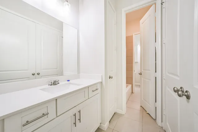 $1,940 | 10334 Solitaire Circle, Houston, TX 77070