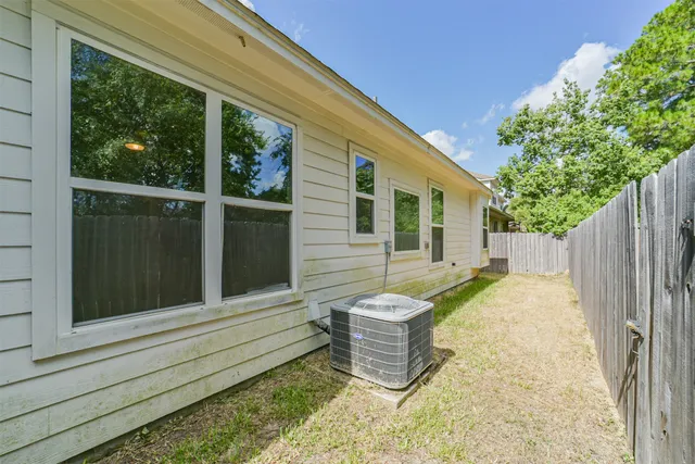 $1,940 | 10334 Solitaire Circle, Houston, TX 77070