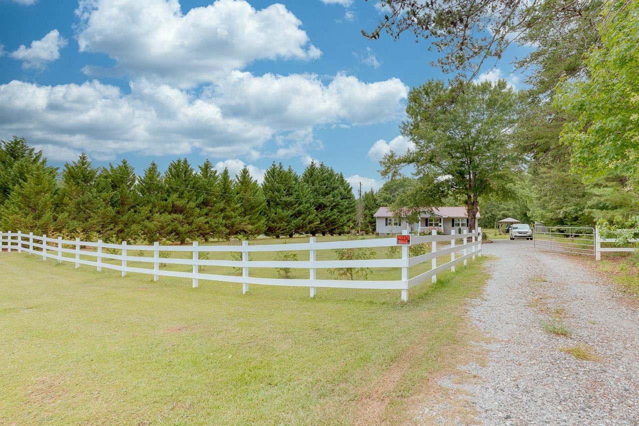 270 Strickland Road Campobello, SC 29322 - Photo 8 of 35