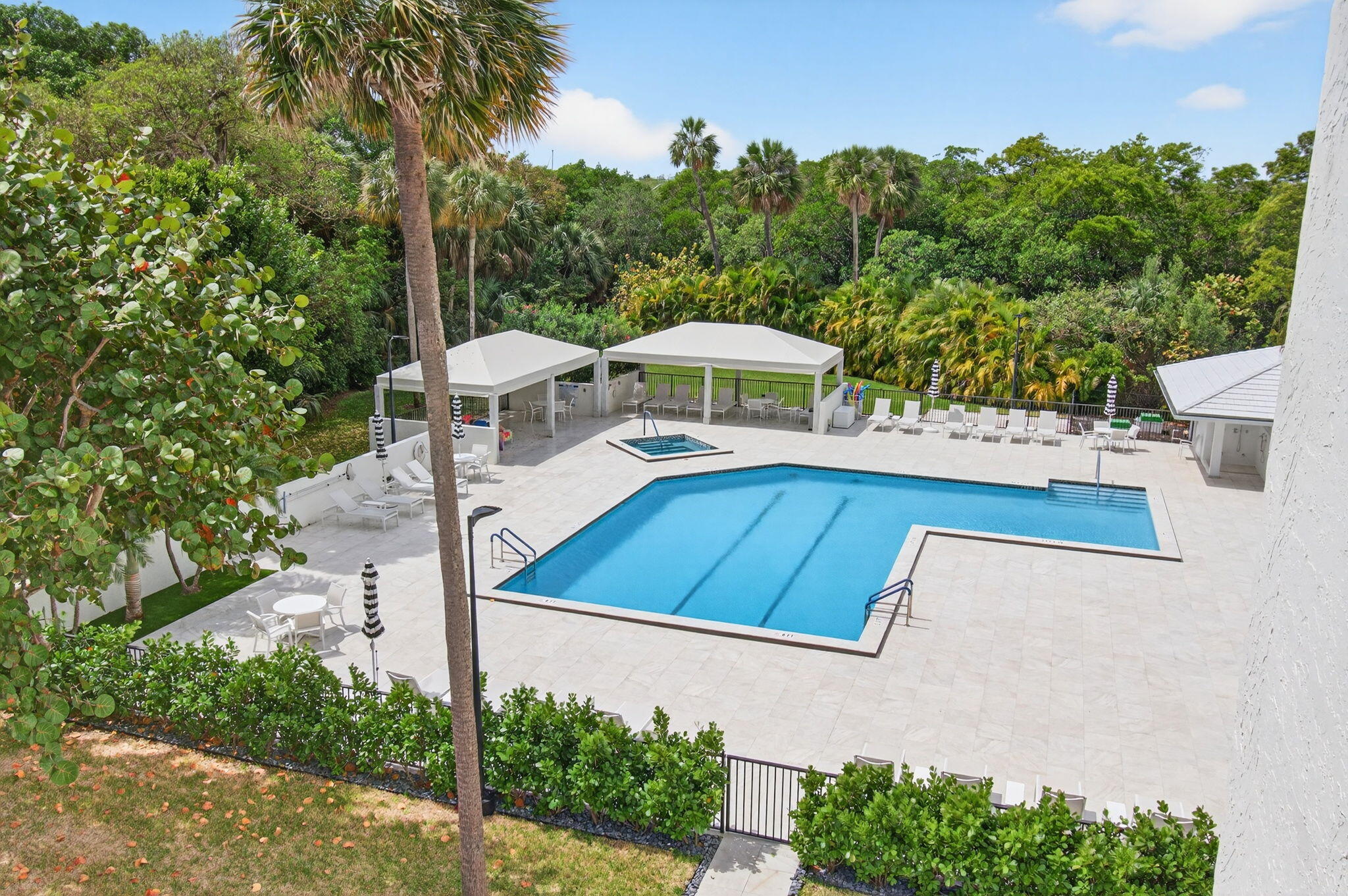 2001 North Ocean Boulevard, Unit 305 Boca Raton, FL 33431 - Photo 12 of 40 .