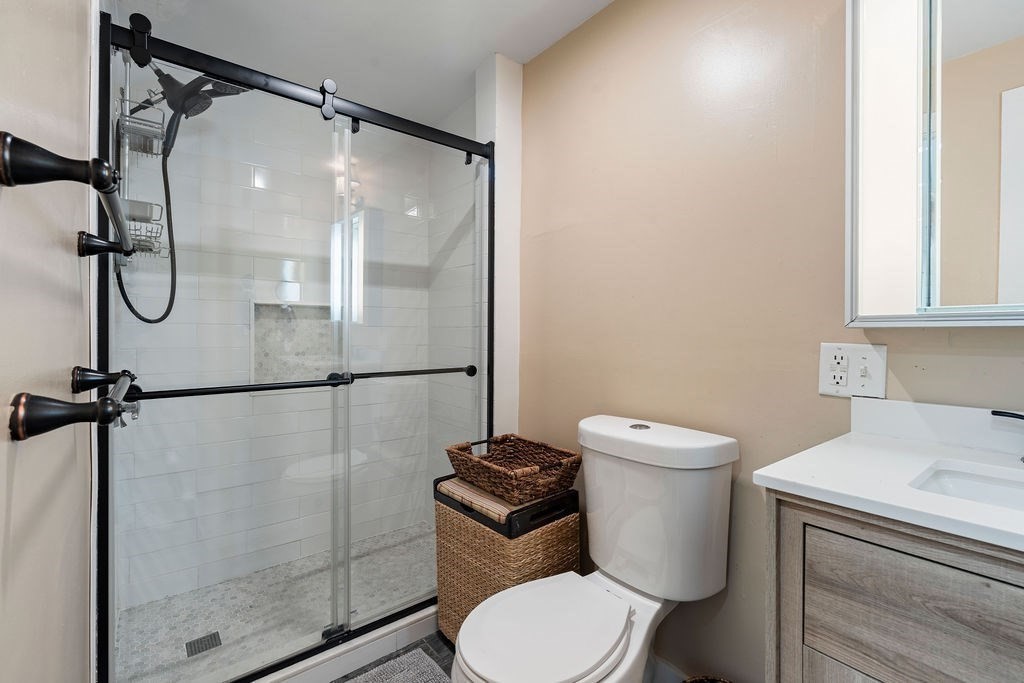 83 Elm Street Salisbury, MA 01952 - Photo 11 of 34