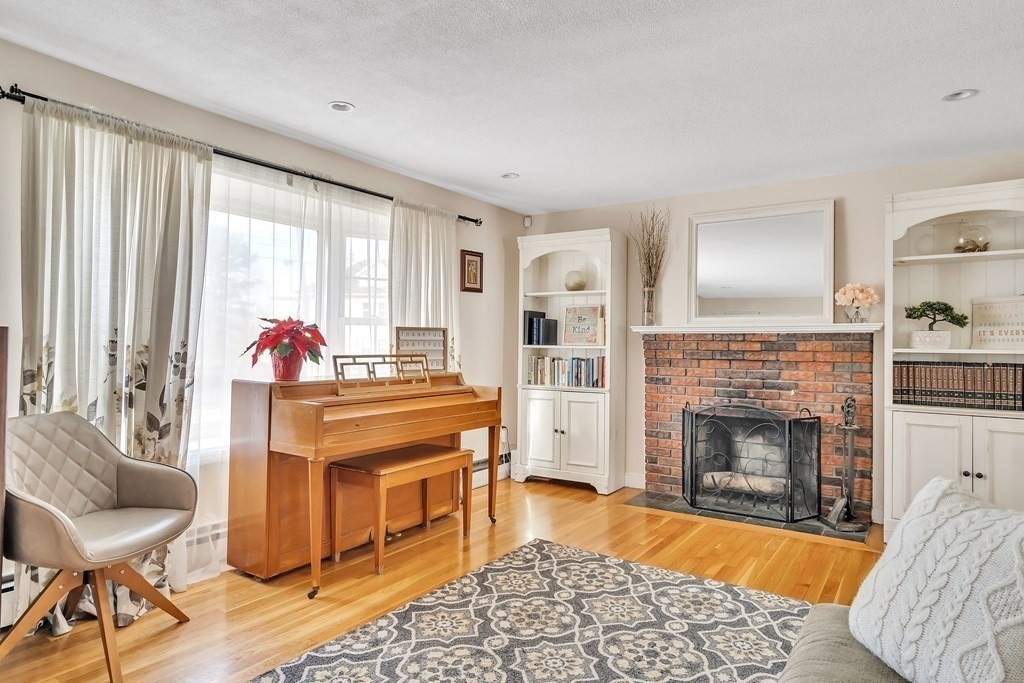 505 Baker Street Boston, MA 02132 - Photo 5 of 27