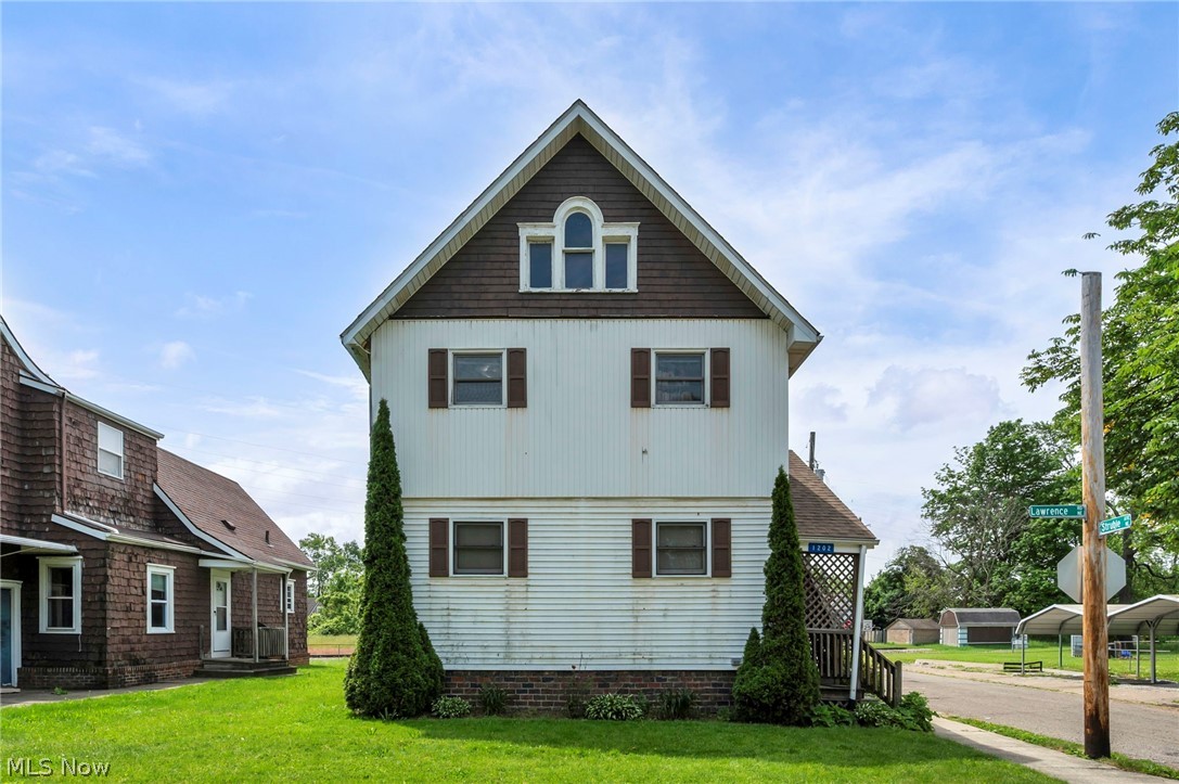 1202 Lawrence Road Northeast Canton, OH 44705 - Photo 1 of 16