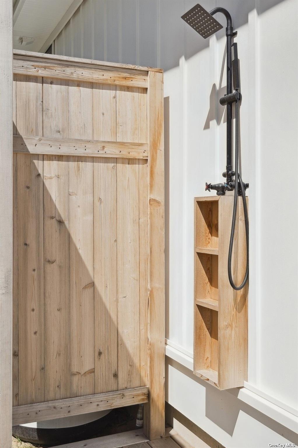 910 Glenn Road Southold, NY 11971 - Photo 30 of 33 a view of entryway