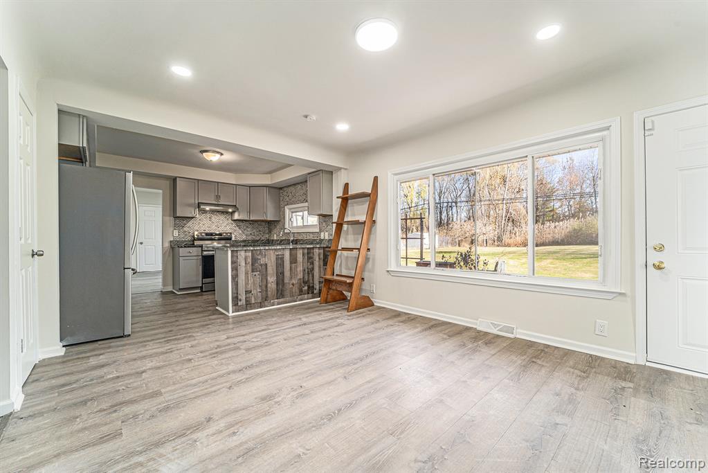 24614 Taft Road Novi, MI 48375 - Photo 5 of 28