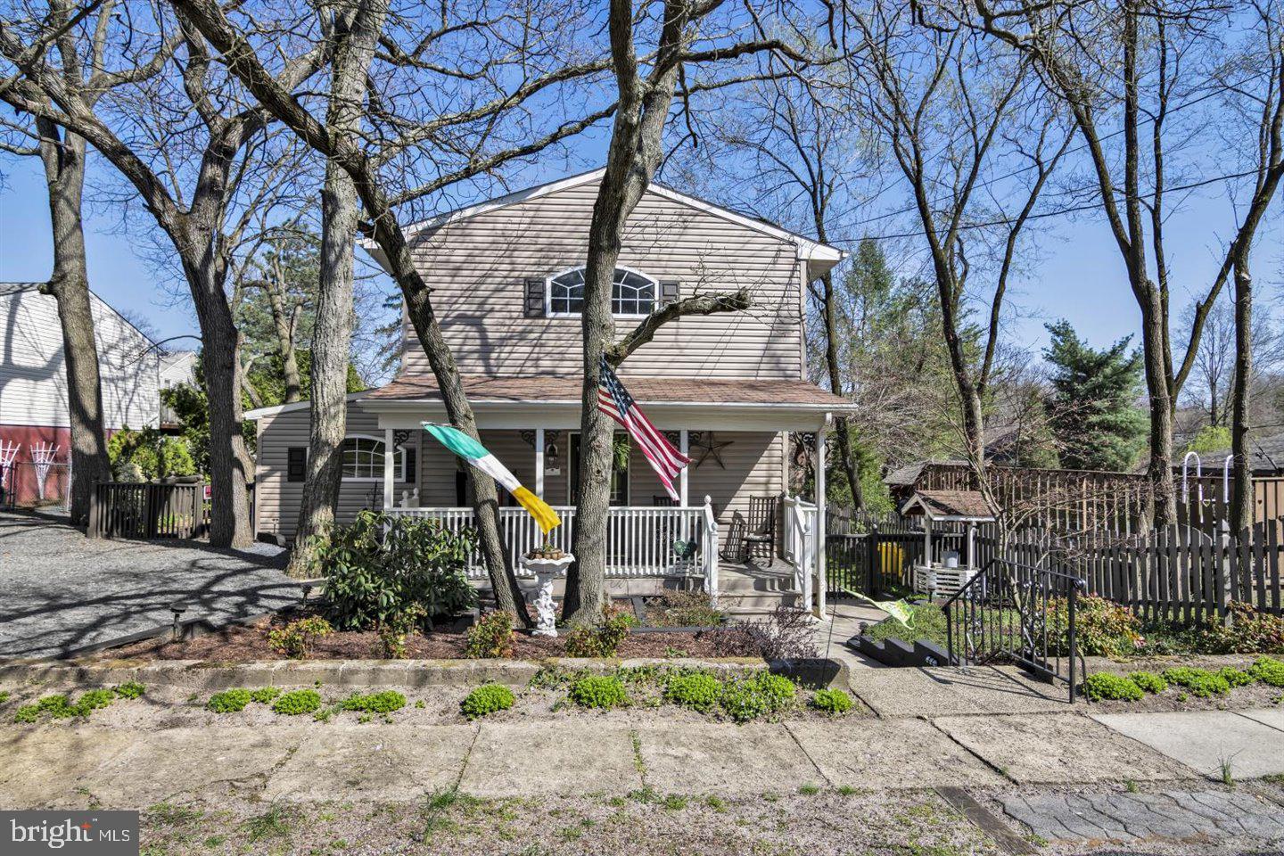 8 Walnut Lane Clementon, NJ 08021 - Photo 1 of 45 Beautiful updated colonial