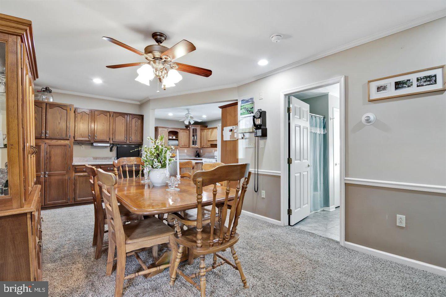 8 Walnut Lane Clementon, NJ 08021 - Photo 13 of 45 Dining area is open to kitchen