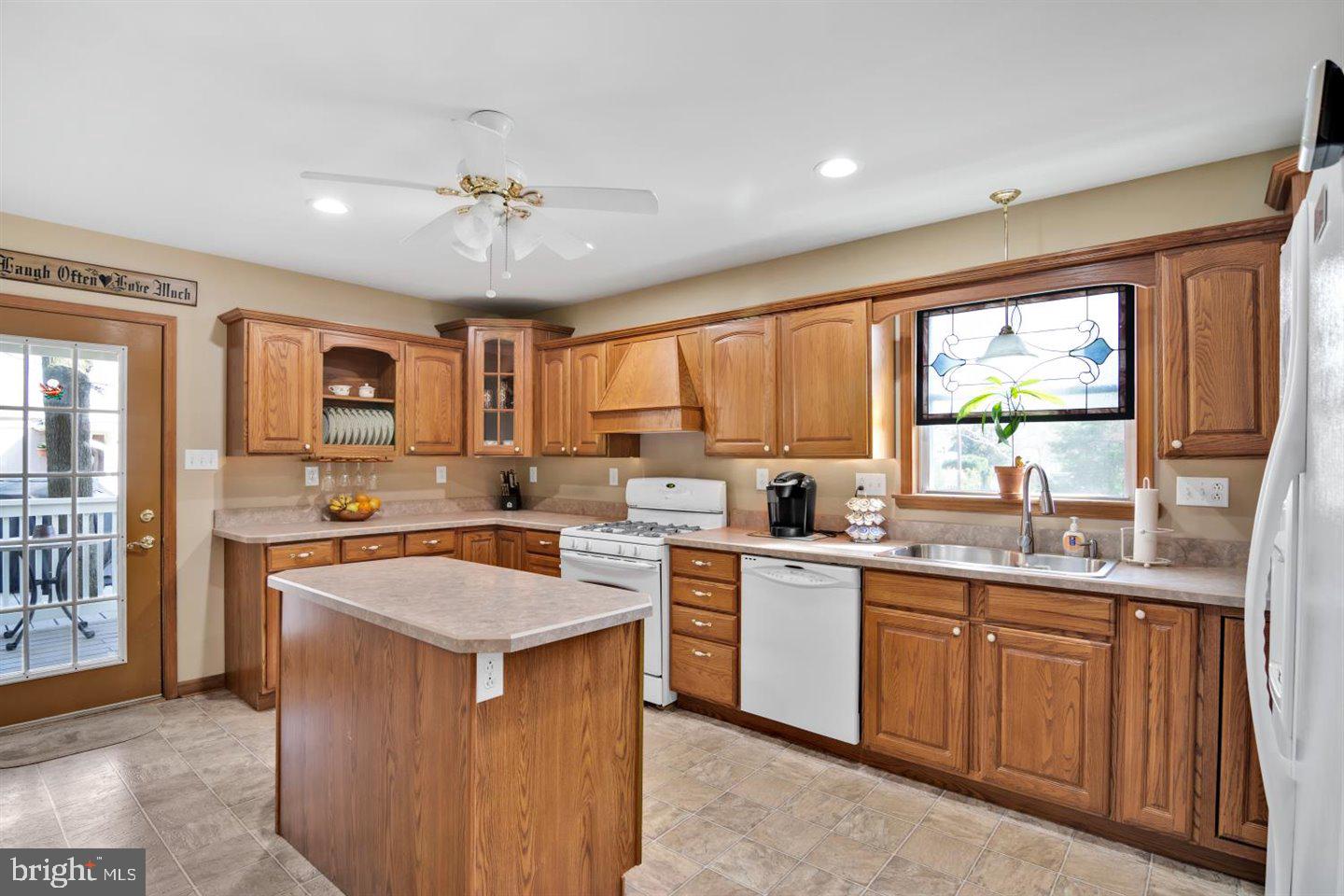 8 Walnut Lane Clementon, NJ 08021 - Photo 15 of 45 Kitchen