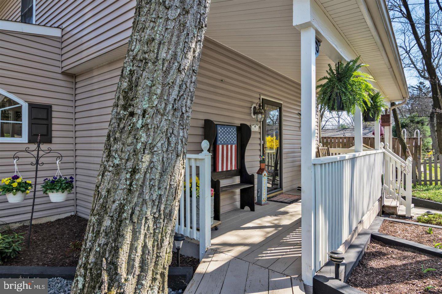 8 Walnut Lane Clementon, NJ 08021 - Photo 3 of 45 Covered front porch