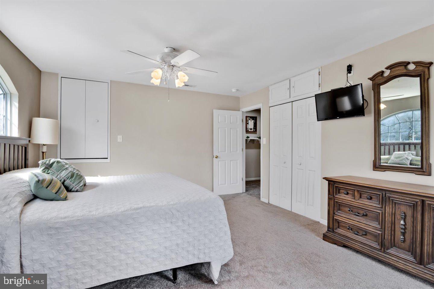 8 Walnut Lane Clementon, NJ 08021 - Photo 26 of 45 Master suite