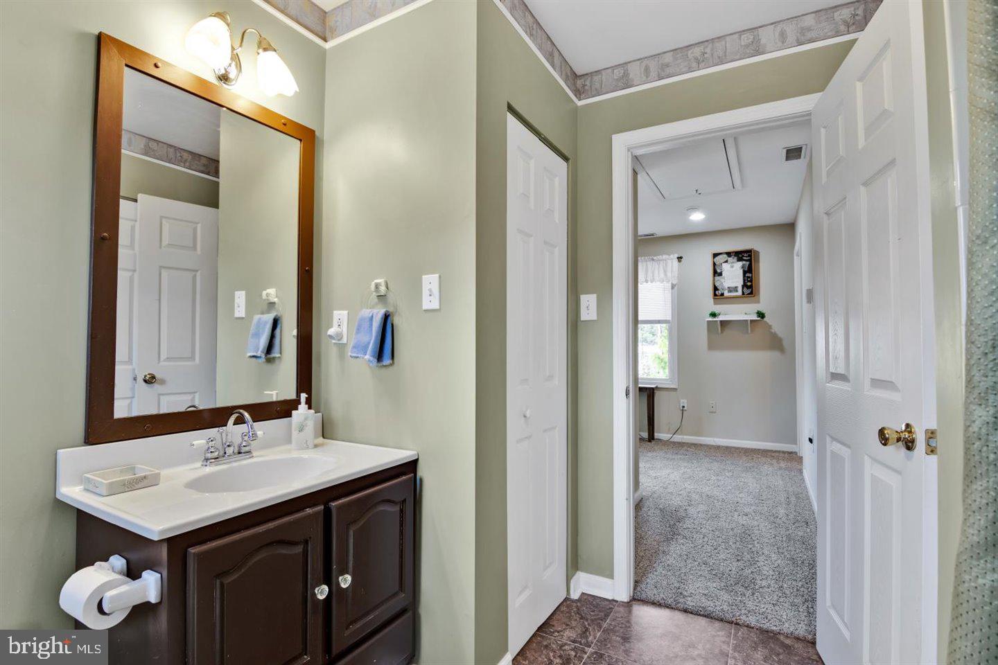 8 Walnut Lane Clementon, NJ 08021 - Photo 29 of 45 Full bath