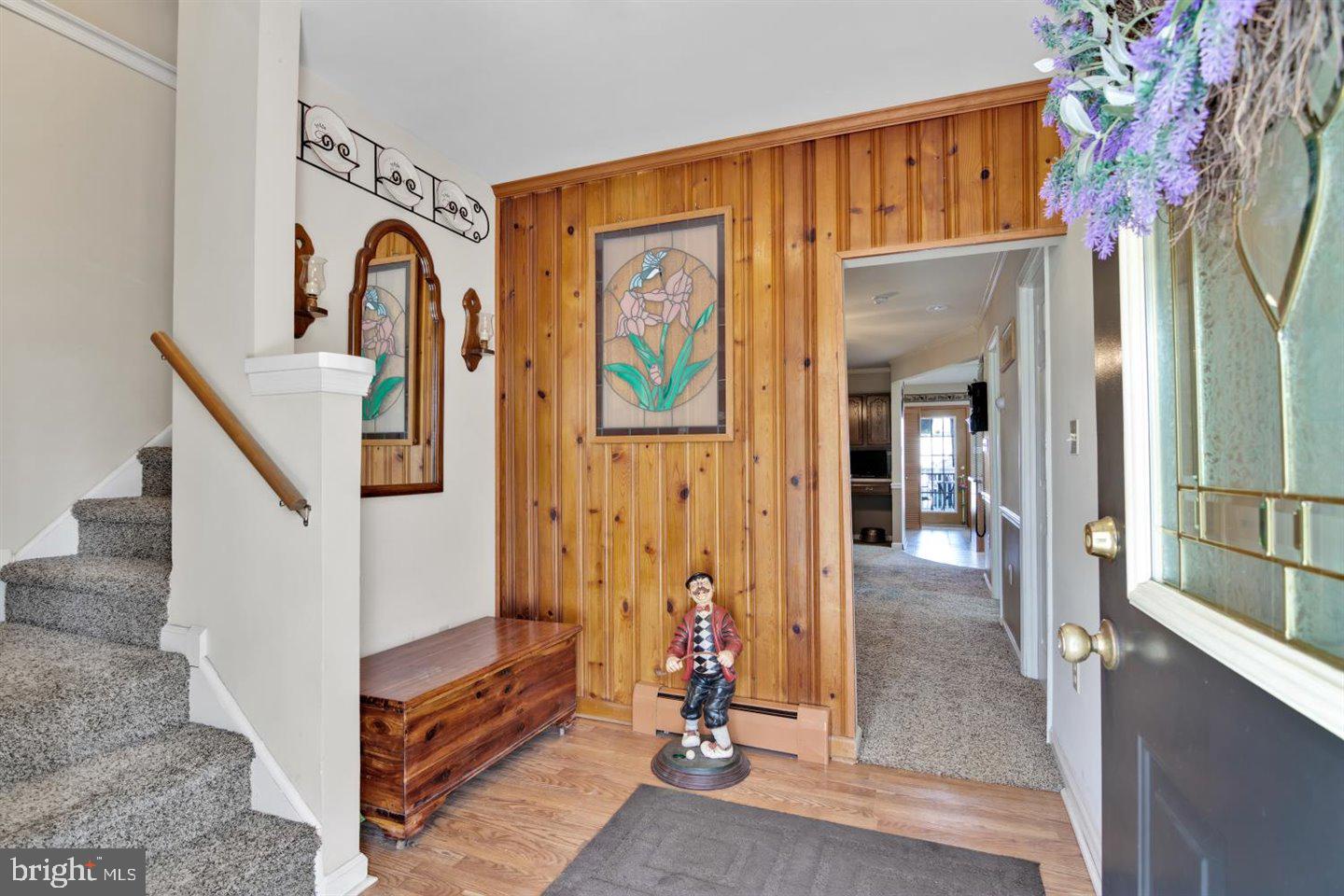 8 Walnut Lane Clementon, NJ 08021 - Photo 4 of 45 Foyer entrance