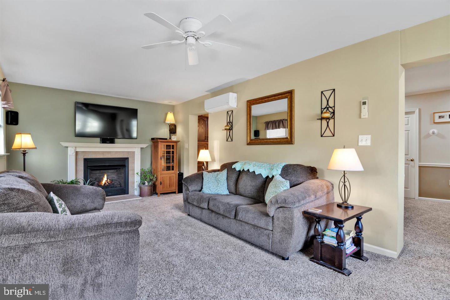 8 Walnut Lane Clementon, NJ 08021 - Photo 6 of 45 Formal living room