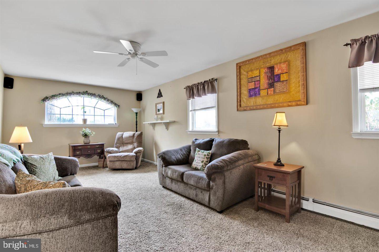 8 Walnut Lane Clementon, NJ 08021 - Photo 8 of 45 Living room