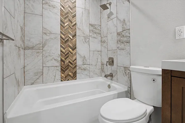 $278,500 | 2402 Pennlyn Drive, Tallahassee, FL 32308