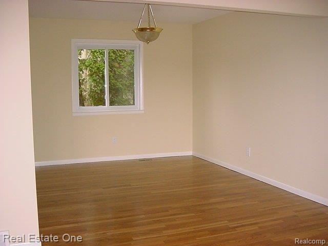 1919 Mackwood Road Rochester, MI 48307 - Photo 5 of 19 Dining Rm
