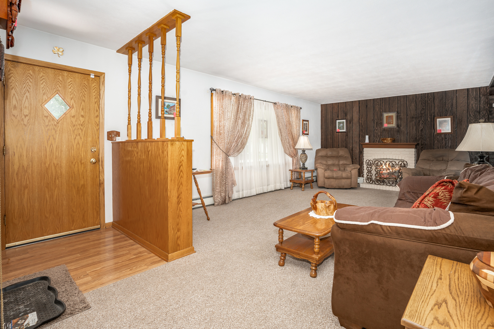 11025 Bryant Road Mokena, IL 60448 - Photo 4 of 21 a living room with furniture and a window