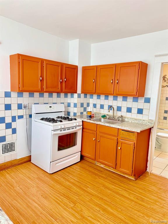 3911 Edwin Street Hamtramck, MI 48212 - Photo 10 of 11
