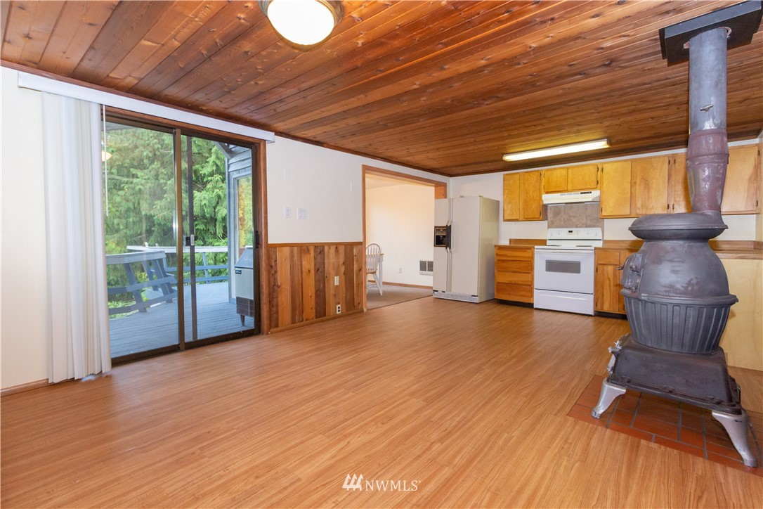 4604 Rehklau Road Southeast Olympia, WA 98513 - Photo 4 of 16 Gallery Image 4