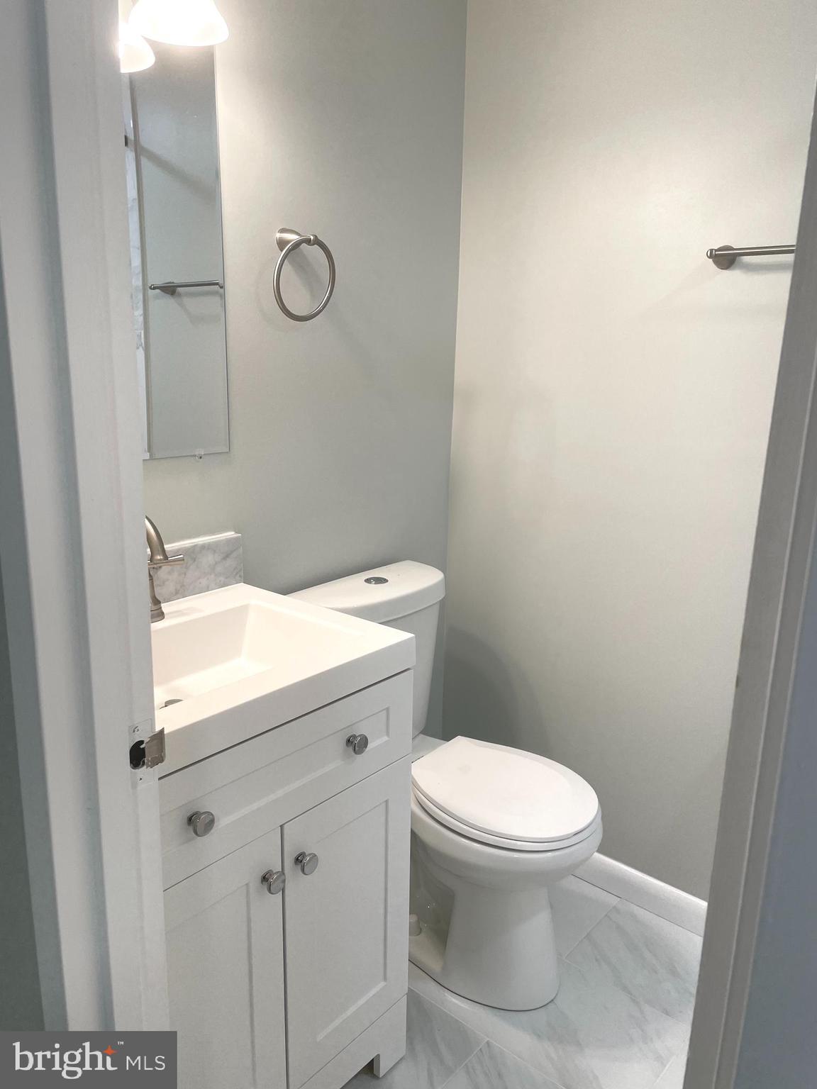 2214 Castle Rock Square, Unit 22C Reston, VA 20191 - Photo 17 of 32 Completely remodeled MASTER ENSUITE