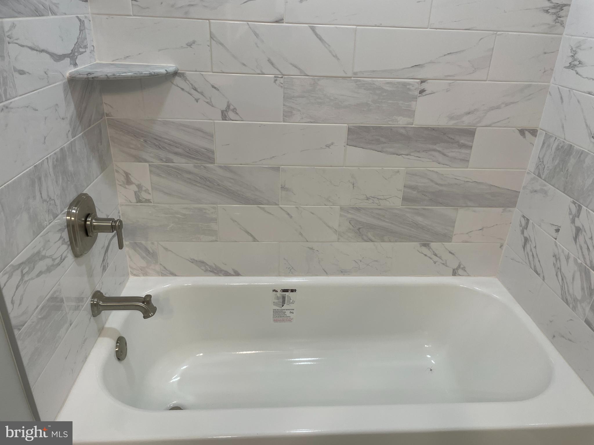 2214 Castle Rock Square, Unit 22C Reston, VA 20191 - Photo 25 of 32 Hall FULL BATH w/new tub