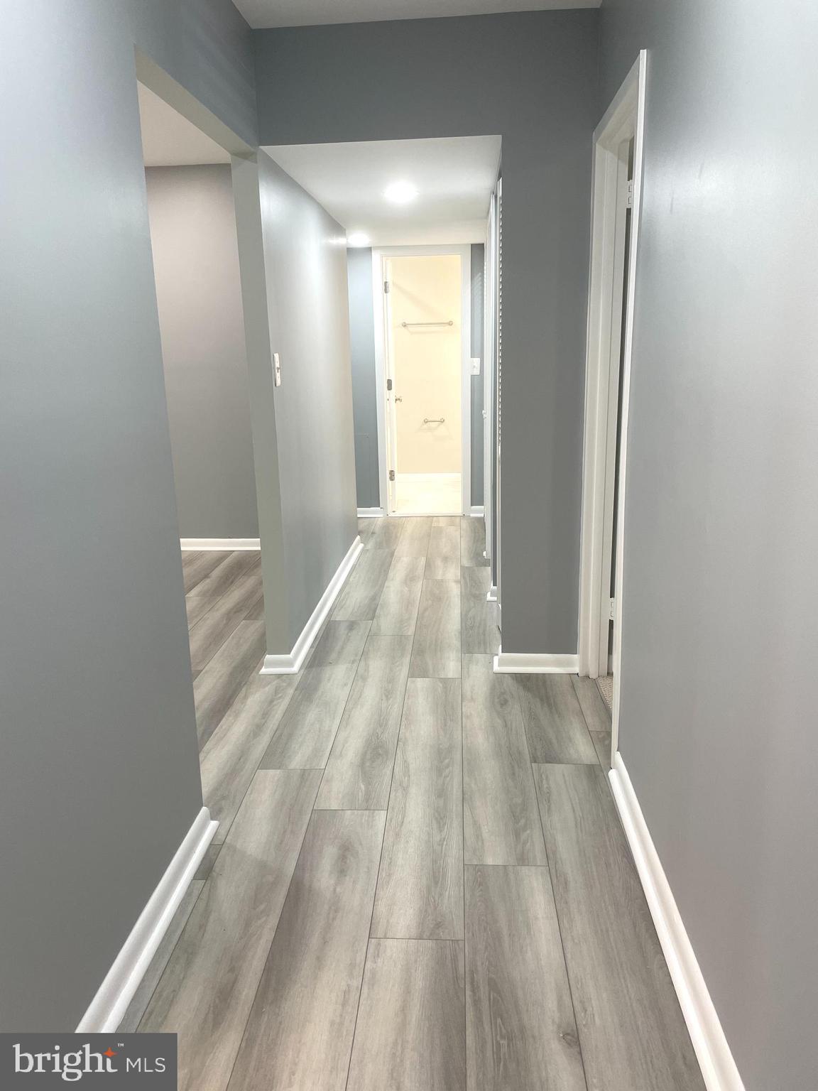 2214 Castle Rock Square, Unit 22C Reston, VA 20191 - Photo 28 of 32 HALLWAY from front door