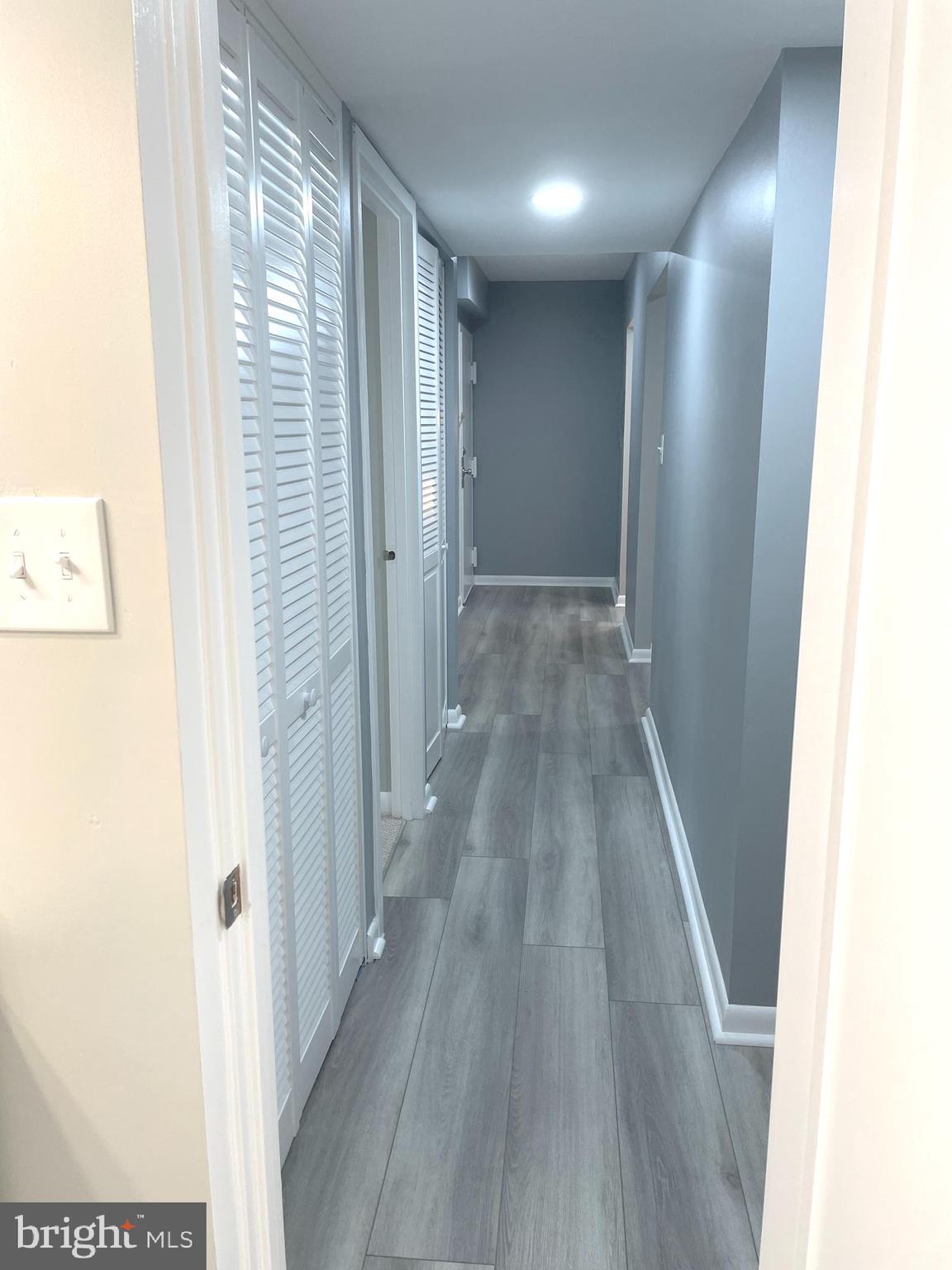 2214 Castle Rock Square, Unit 22C Reston, VA 20191 - Photo 29 of 32 HALLWAY looking towards front door
