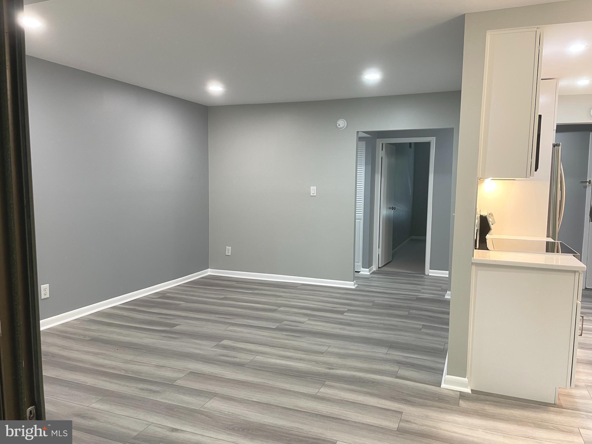 2214 Castle Rock Square, Unit 22C Reston, VA 20191 - Photo 10 of 32 View of LIVING ROOM from dining room