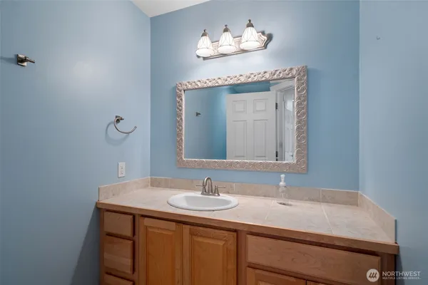 $650,000 | 5662 Hicks Avenue Northeast, Bremerton, WA 98311