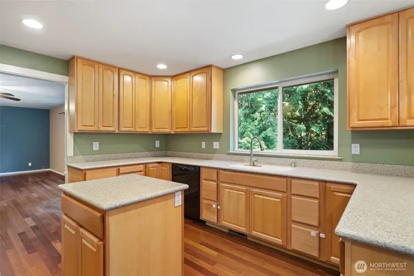 $650,000 | 5662 Hicks Avenue Northeast, Bremerton, WA 98311
