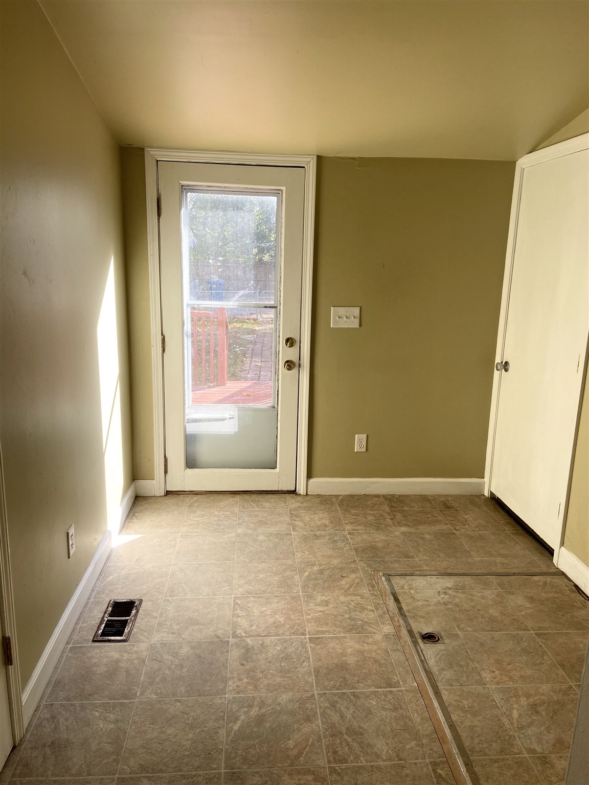 1212 West Edwards Street Springfield, IL 62704 - Photo 14 of 17 Gallery Image 14