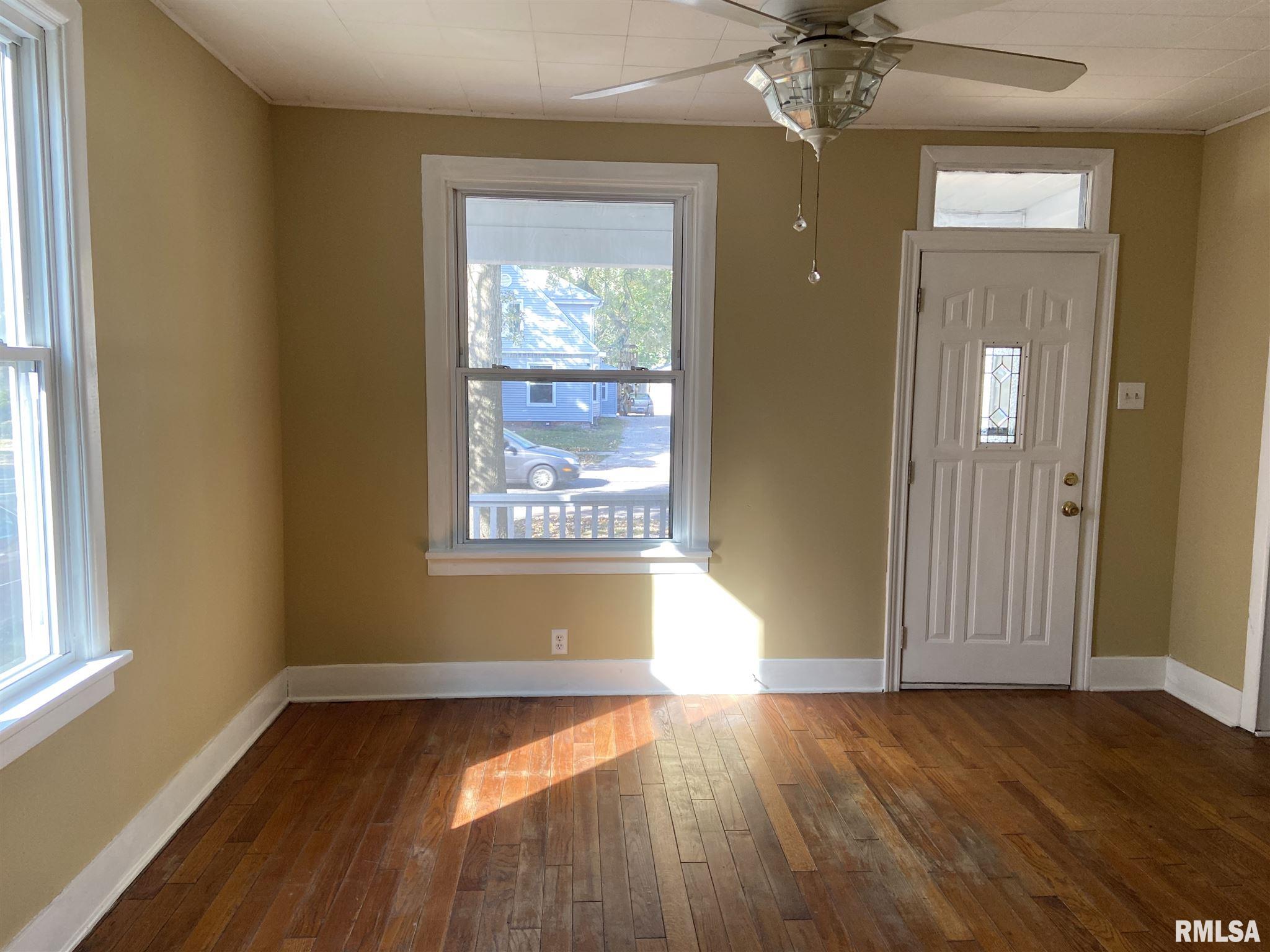 1212 West Edwards Street Springfield, IL 62704 - Photo 3 of 17 Gallery Image 3