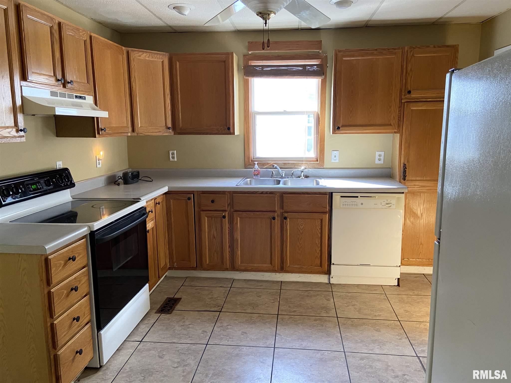 1212 West Edwards Street Springfield, IL 62704 - Photo 8 of 17 Gallery Image 8