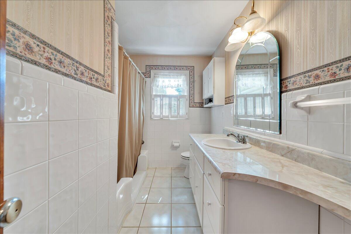 427 Boxley Road Roanoke, VA 24019 - Photo 13 of 37 35-MIB09489