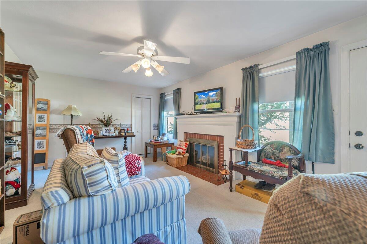 427 Boxley Road Roanoke, VA 24019 - Photo 3 of 37 55-MIB09568