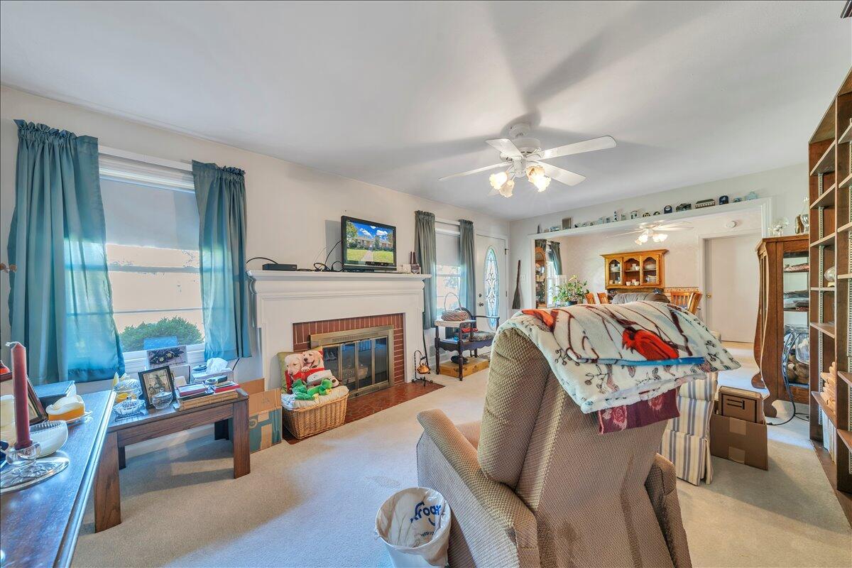 427 Boxley Road Roanoke, VA 24019 - Photo 4 of 37 57-MIB09574