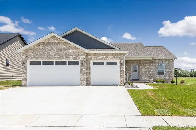 $499,900 | 7150 Savannah Drive, Edwardsville, IL 62025