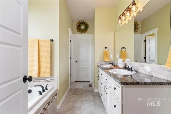 $655,000 | 27482 Warren Lane, Wilder, ID 83676