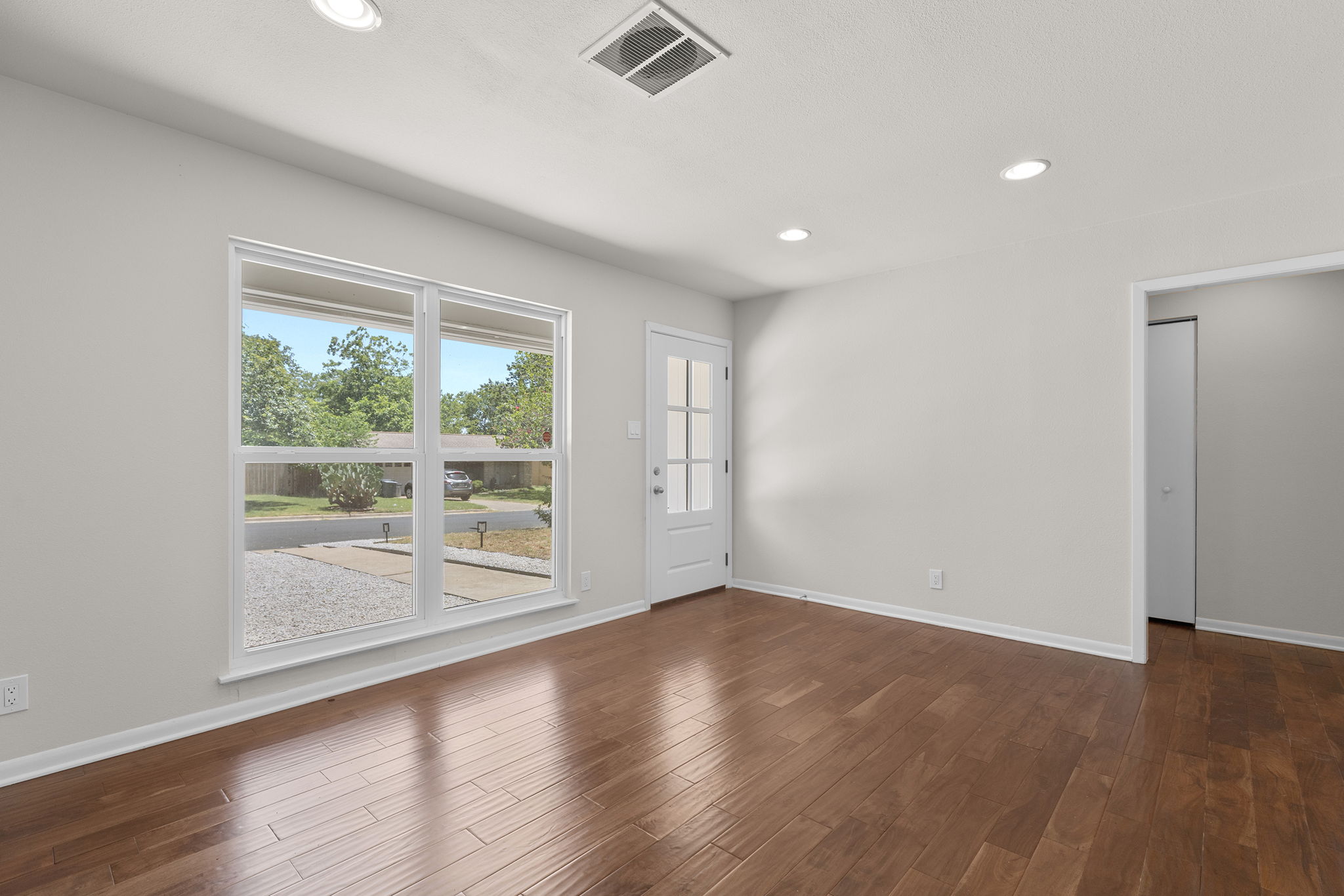 501 Arbor Lane Austin, TX 78745 - Photo 5 of 29