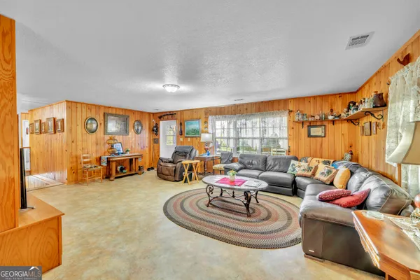 $945,000 | 241 Foskey Cemetery Road, Adrian, GA 31002