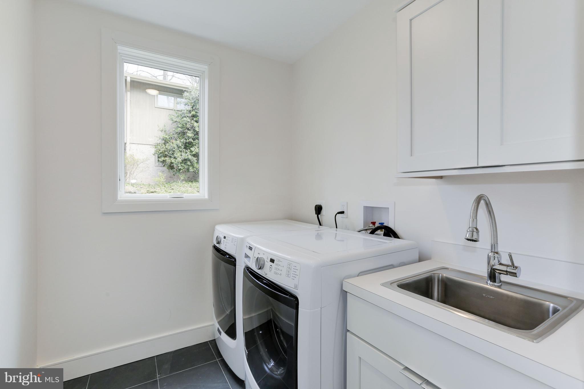 8920 Burdette Road Bethesda, MD 20817 - Photo 39 of 49 Laundry