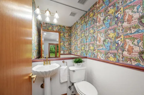 $1,200,000 | 2015 Upton Avenue South, Minneapolis, MN 55405