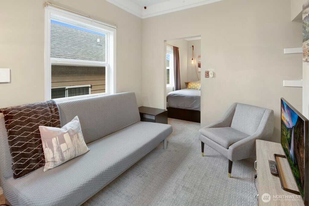 1906 East Union Street Seattle, WA 98122 - Photo 12 of 37