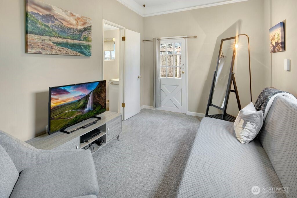 1906 East Union Street Seattle, WA 98122 - Photo 13 of 37