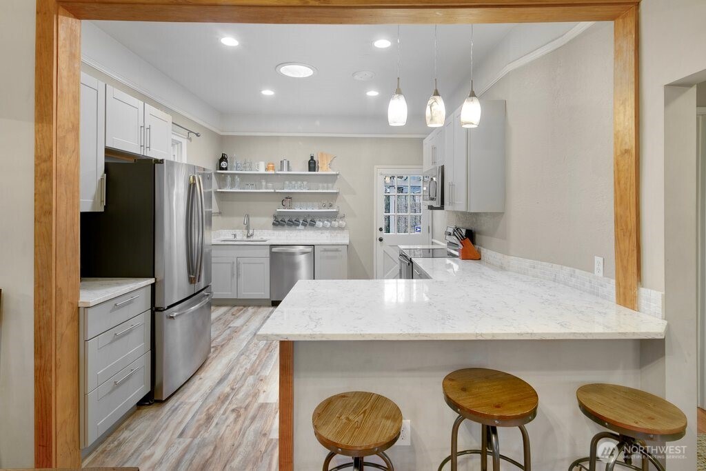 1906 East Union Street Seattle, WA 98122 - Photo 8 of 37