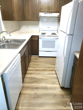 $1,275 | 2141 Selwyn Avenue, Unit 212, Charlotte, NC 28207