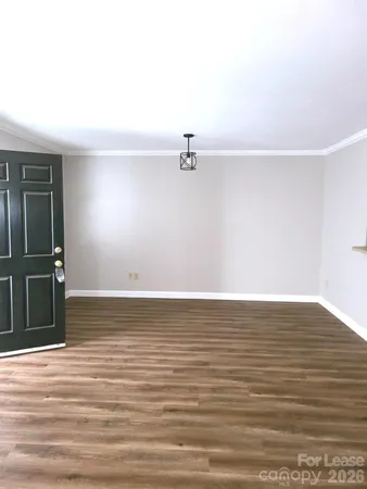 $1,275 | 2141 Selwyn Avenue, Unit 212, Charlotte, NC 28207